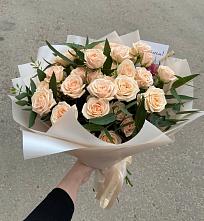 Букет Кремовые розы Латте в Саперное