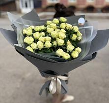 Букет Белые кустовые розы Солинеро в Саперное