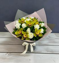 Букет цветов из:  Орхидеи и Розы в Саперное