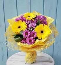 Букет цветов из:  Хризантемы и Герберы в Саперное
