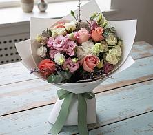 Букет цветов из:  Розы, Лизиантусы и Гвоздики в Саперное